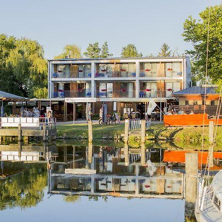 Balatonmáriafürdő Port Etterem&Panzio B&B 외부 사진