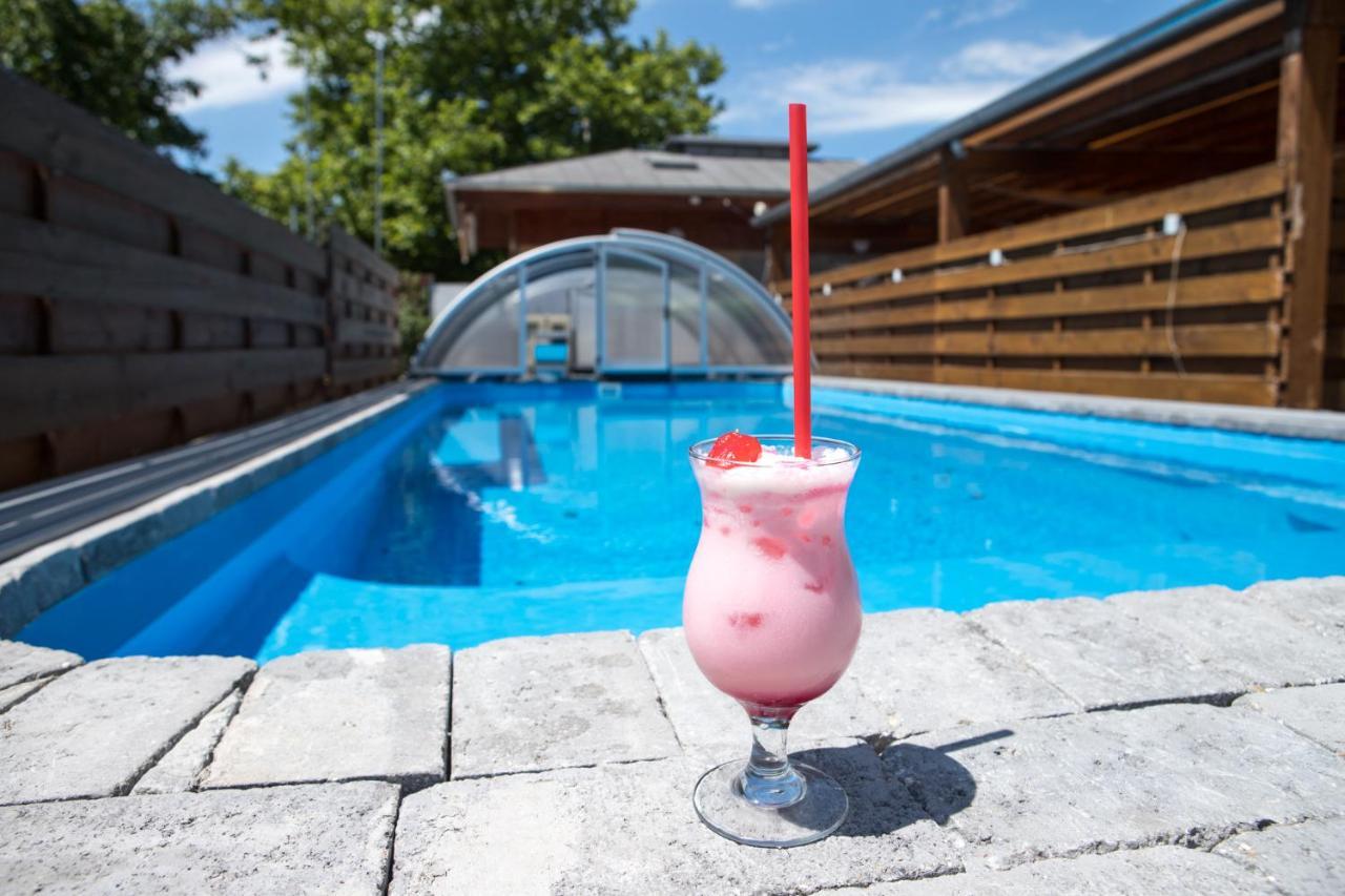 Balatonmáriafürdő Port Etterem&Panzio B&B 외부 사진