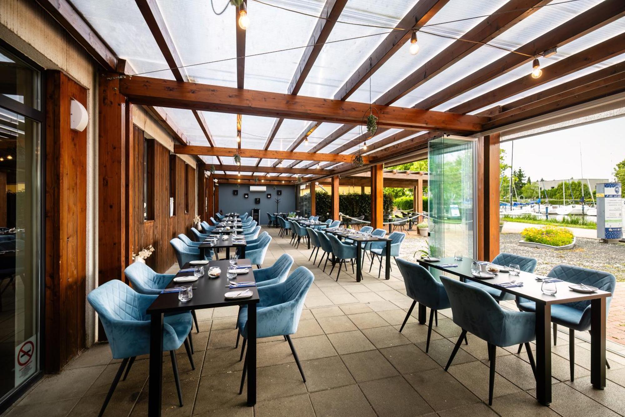 Balatonmáriafürdő Port Etterem&Panzio B&B 외부 사진