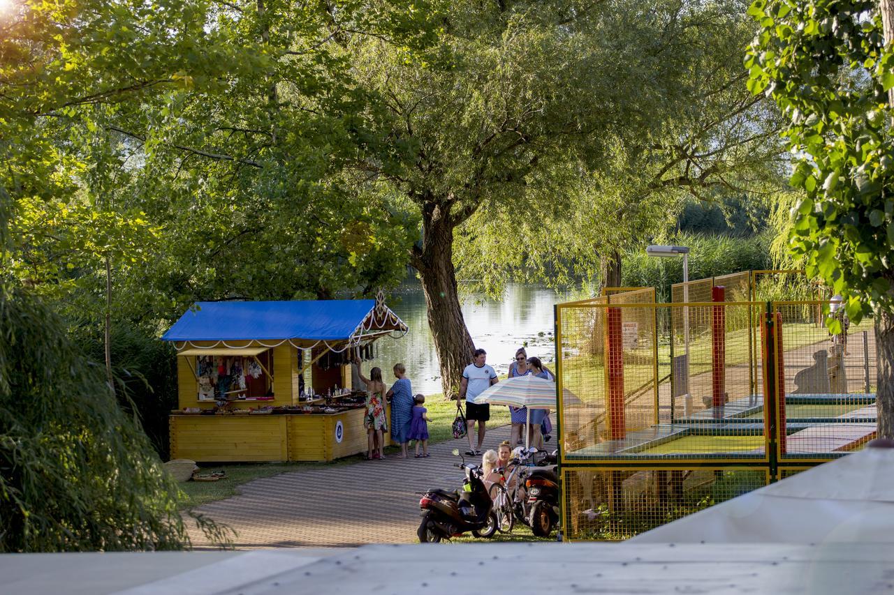 Balatonmáriafürdő Port Etterem&Panzio B&B 외부 사진