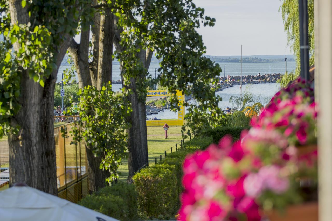 Balatonmáriafürdő Port Etterem&Panzio B&B 외부 사진